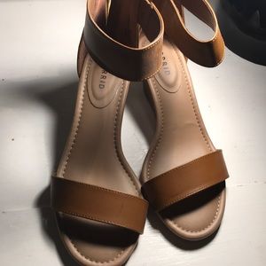 Torrid camel 8 wide sandal wedges